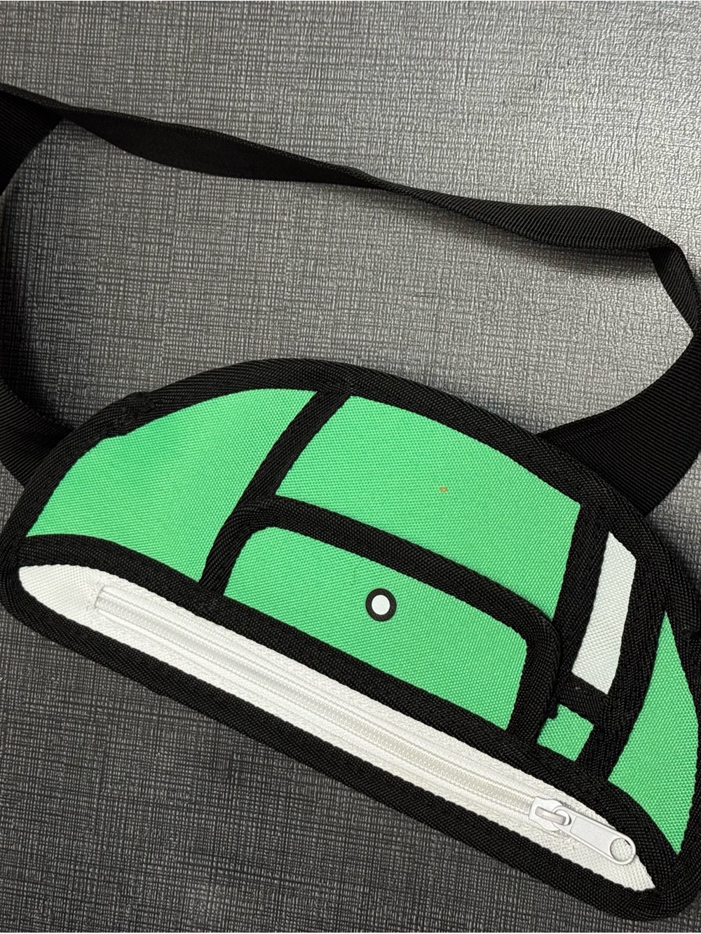 Green Graphic Crossbody Bag for Men - Casual Sling Pouch